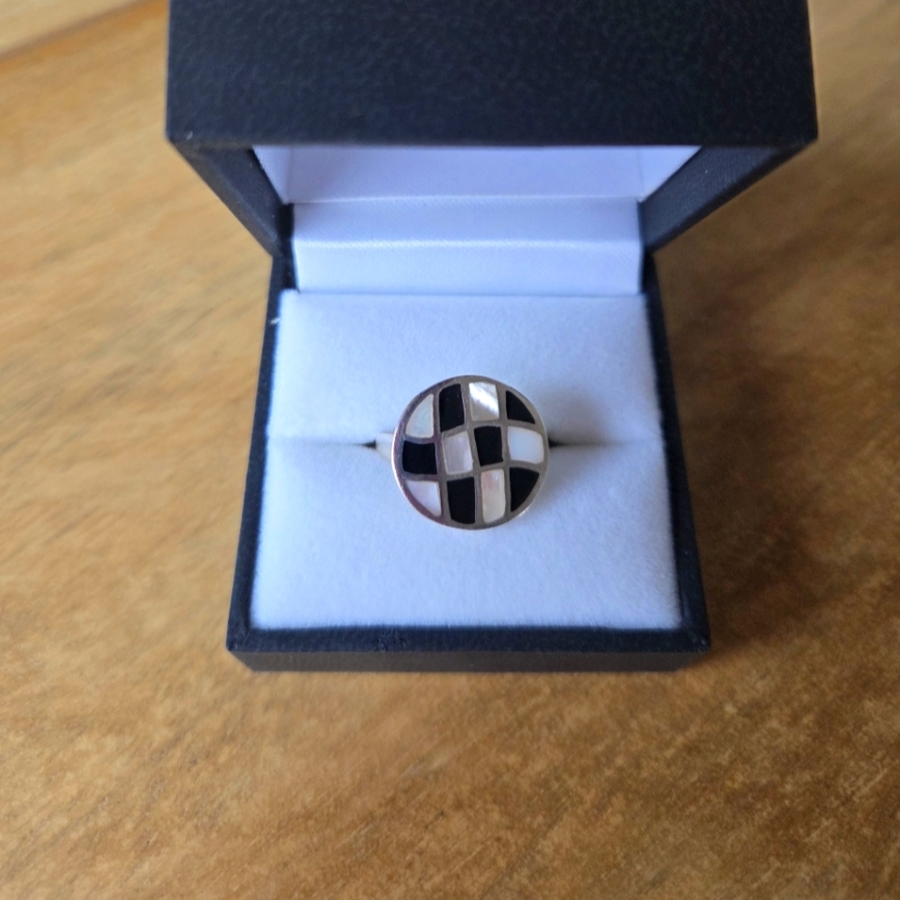 Black Onyx & Mother of Pearl Inlaid Sterling Silver Ring, Size 9.5